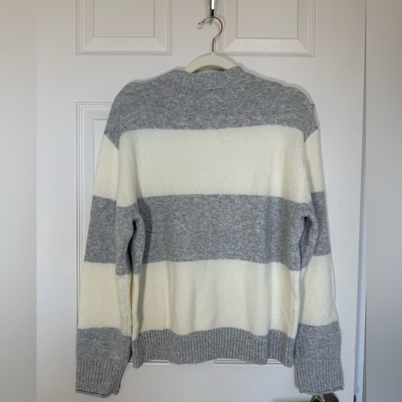 American Eagle relaxed fit Striped Cashmere feel Crewneck Sweater- size S - Picture 10 of 12